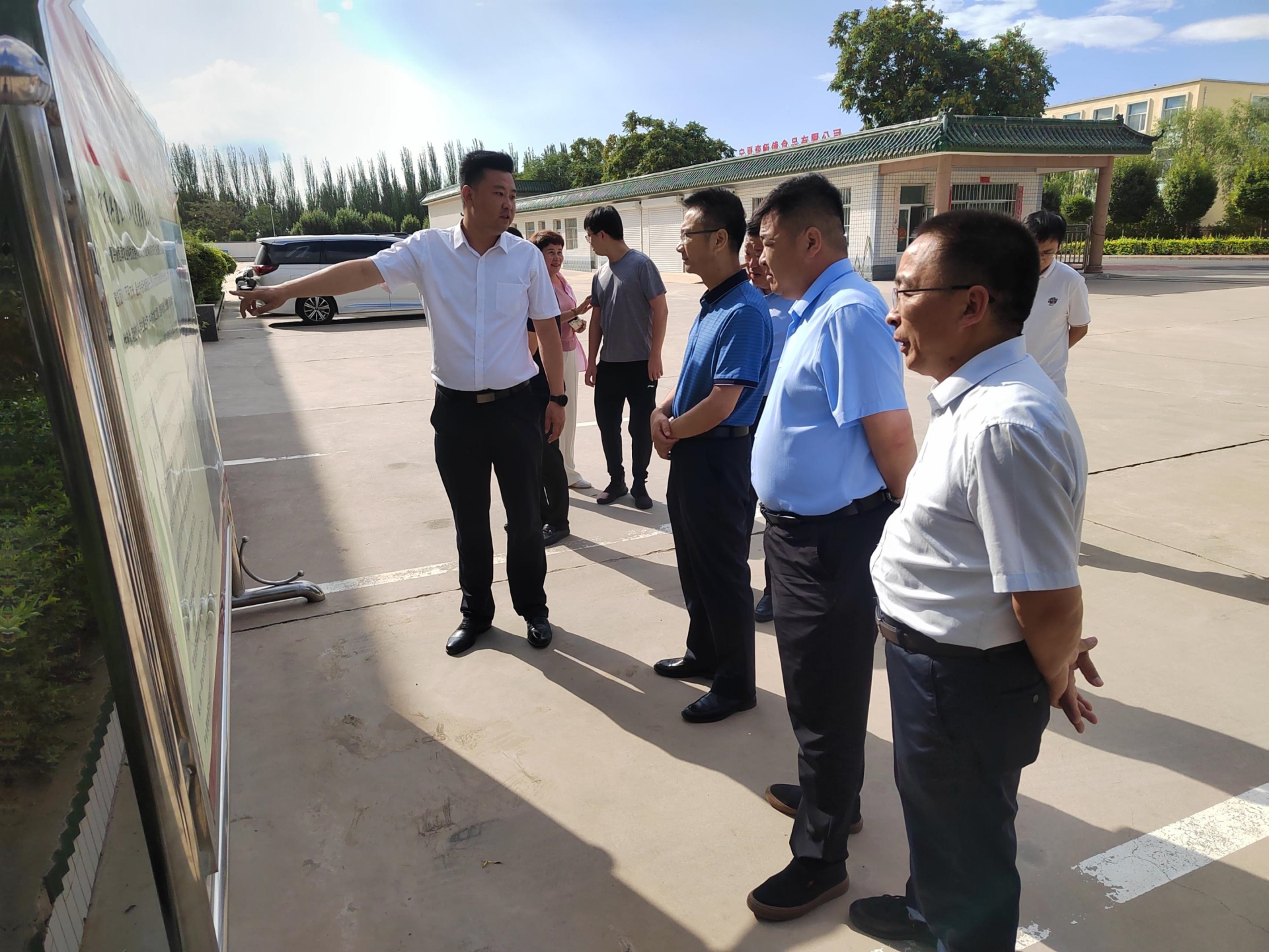 石嘴山市市委常委、政府副市長孫鋒彪蒞臨寧夏興康恒潤農(nóng)業(yè)科技發(fā)展有限公司調(diào)研