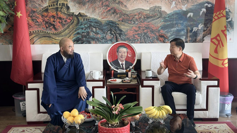 東華禪寺萬(wàn)行法師到訪(fǎng)岳氏集團(tuán)，禪文化與素食產(chǎn)業(yè)碰撞新“火花”